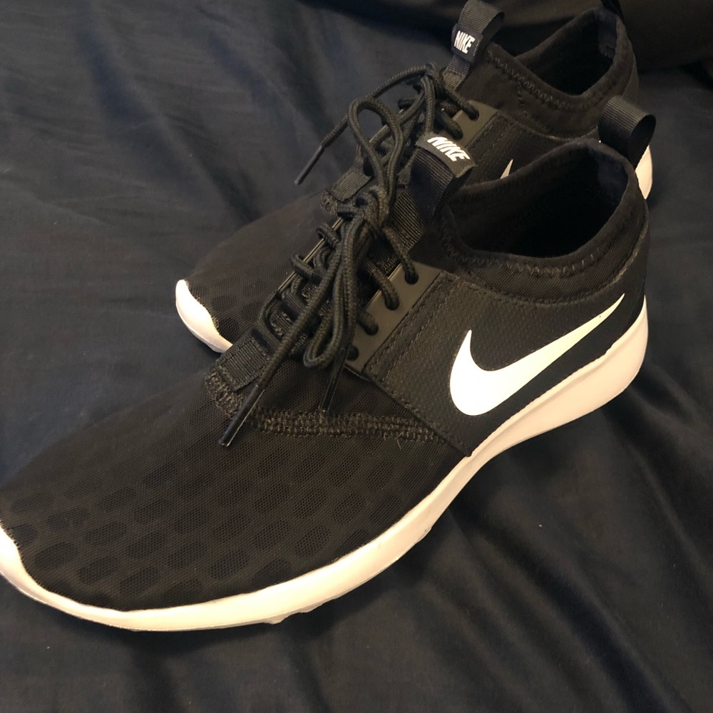 Nike Juvenate Shoes